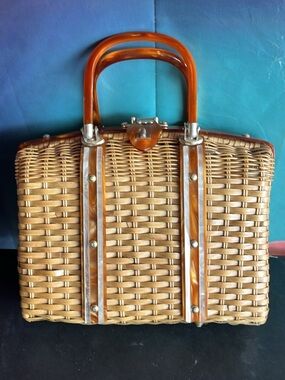 1960s Vintage Wicker & Butterscotch Lucite Handbag/Purse